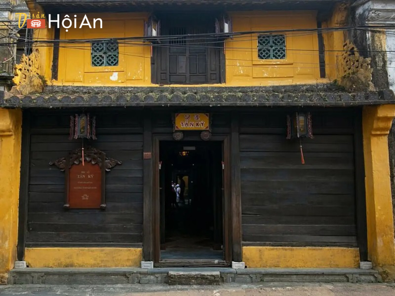 Nhà cổ tấn ký