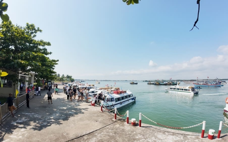 cảng du lịch sông Hội