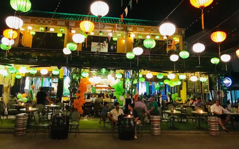 Quán bar Hội An